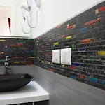 Palace לינה וארוחת בוקר